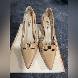 MICHAEL  KORS … light brown shoe size   5 1/2